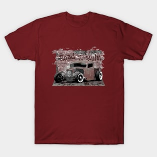 Rusty Rat Rod Pickup with skull emblem and brick backdrop T-Shirt